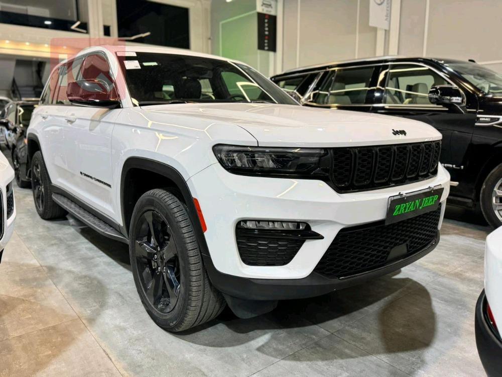 جیپ گراند شیرۆکی